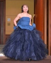 佐久間朱莉　ゴージャスなドレスで登場！　年間女王祝勝パーティーで　樋口久子氏「素晴らしい選手」