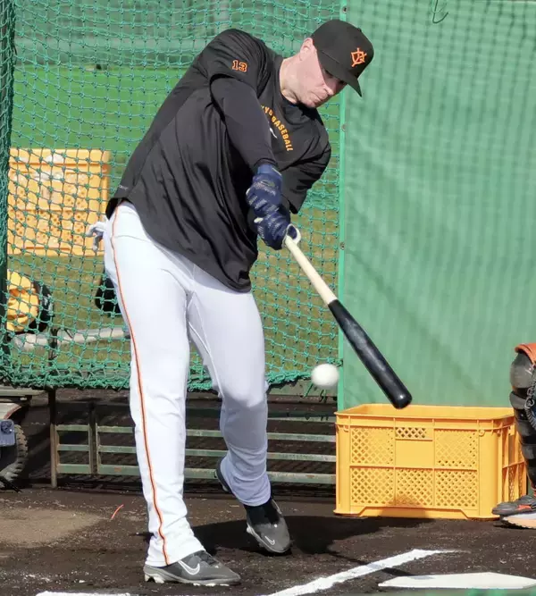 【巨人】「ドーン！」キャベッジ進化の１５発にどよめき　左に右に３連発　豪快弾連発