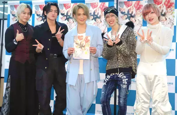 リアルピースが２ｎｄ写真集写真集発売　最年長・こぺは１５０万で整形＆６キロ減量で気合十分