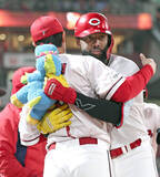 「【広島】連勝で３位浮上＆貯金１　昨季からマツダの巨人戦は５連勝　ファビアン＆大盛穂が２ラン　森下暢仁は７回途中２失点で今季初勝利」の画像1