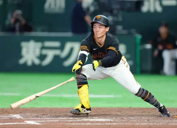 巨人・浦田のバットが…１２球団初の「危険スイング」罰則適用　ファウルで「飛んでいってしまった」