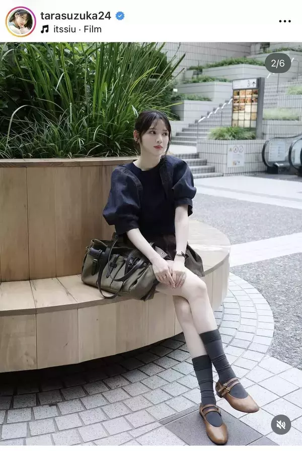 ふるっぱー・鎮西寿々歌、大人フェミニンコーデで美脚スラリ「スタイル異次元」「惚れちゃうよ」