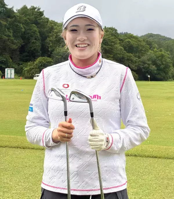【女子ゴルフ】全英女子Ｖの桑木志帆「今すぐ試合で使えそう。いい感じ」　凱旋大会会場で新アイアンをテスト