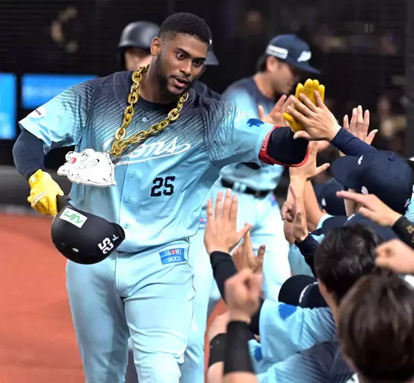 【西武】カナリオ「完璧なスイング」１０号２ランで先制　今季５戦全敗の天敵・毛利攻略へ
