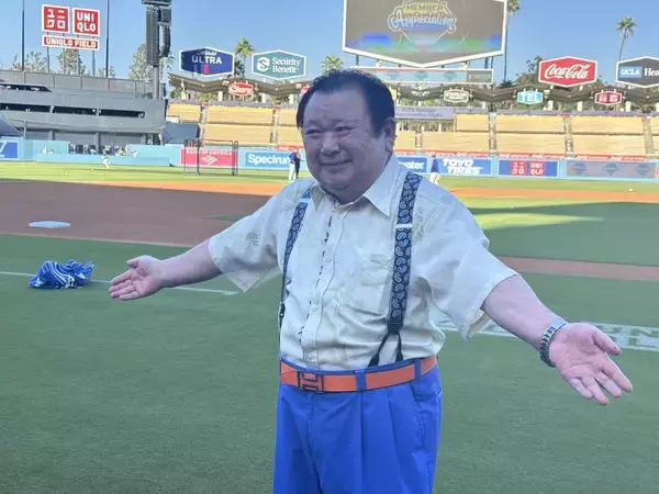 すしざんまい社長がドジャースタジアムに来た！恒例ポーズも披露　“大谷ざんまい”はならず　欠場に「ちょっと残念です」…米国１号店をＬＡ出店