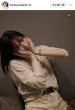 「こんなお姉ちゃんが欲しかった…」ふるっぱー・鎮西寿々歌のプラべショットに「メロすぎ」「ほろ酔い」「お綺麗」