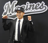 「【ロッテ】育成契約の前楽天・山崎剛が入団会見「まずはしっかりケガを治して」…内外野こなすユーティリティー選手」の画像1