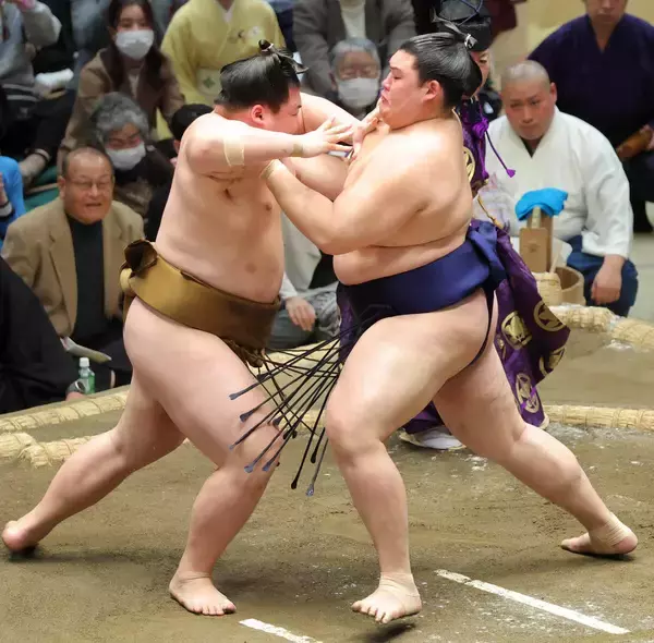 大の里　序盤戦の“鬼門”王鵬戦を突破し連勝発進　昨年３勝３敗の難敵退け「しっかりいけた」