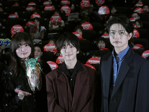 板垣李光人　「あっち向いてホイに勝ったことがない」はずが…　単独主演映画の初日舞台挨拶中に人生変わる