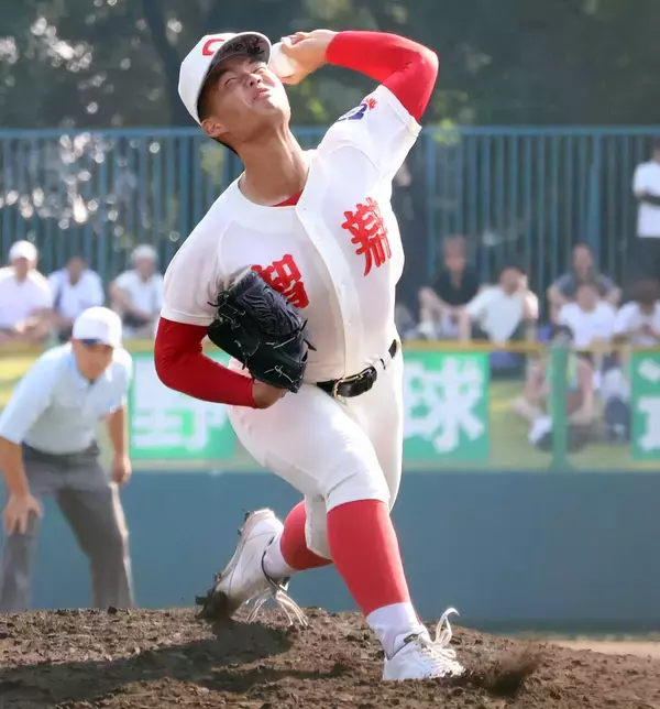 【高校野球】センバツ準Ｖ左腕の智弁学園・杉本真滉が猛暑日に１４０球も同点被弾含む６失点で降板　７回に治療で一度ベンチへ　熱中症によるアクシデントか　２度のリード追いつかれる　波乱相次ぐ近畿強豪校…奈良大会
