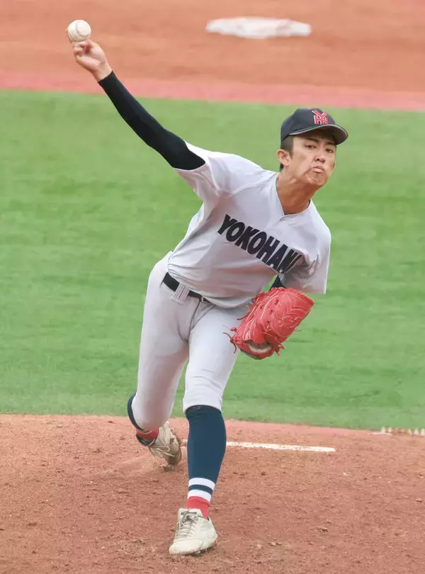【高校野球】横浜・織田翔希、いきなり１５５キロ　超高校級の投球にハマスタ沸く　日米注目のドラフト１位候補…神奈川決勝