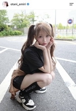 大谷映美里のへそチラ＆ツインテールにファン歓喜「ギャルみり可愛すぎる」「似合いすぎ」「週末のご褒美最高」