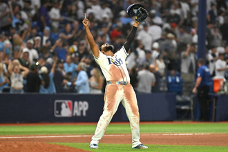レイズが連勝で６年ぶりの優勝決定シリーズ進出に王手！　シュリトラーの前に最少２三振打線を指揮官絶賛「我々はコンタクト重視」