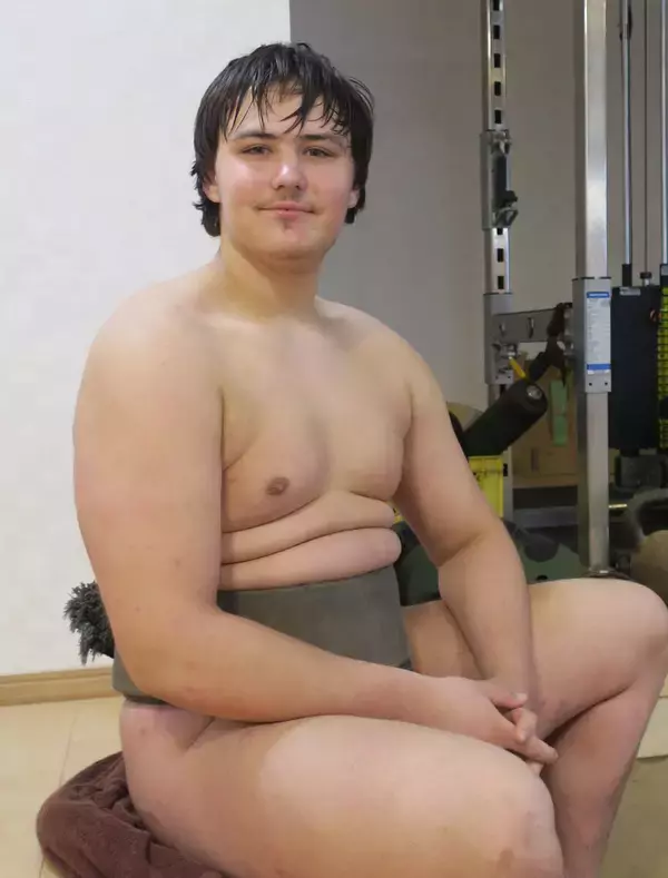 史上３人目の英国出身力士を夢見る１６歳　４時半起きで勉強　日本語力も成長中