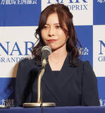 「【ＮＡＲグランプリ２０２５表彰式】特別賞受賞の宮下瞳調教師「雰囲気良く楽しく仕事をできる厩舎を目指したい」」の画像1