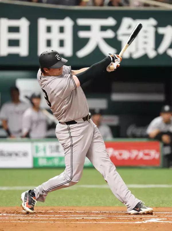 【巨人】ボビー・ダルベックが先制適時打　期待の大砲が逆方向へ快音