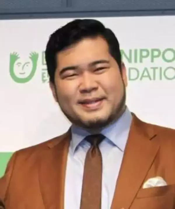 令和ロマン・松井ケムリ　大和証券副会長の父は「平社員からのたたき上げ」海外旅行では「父親だけ税関が別室」