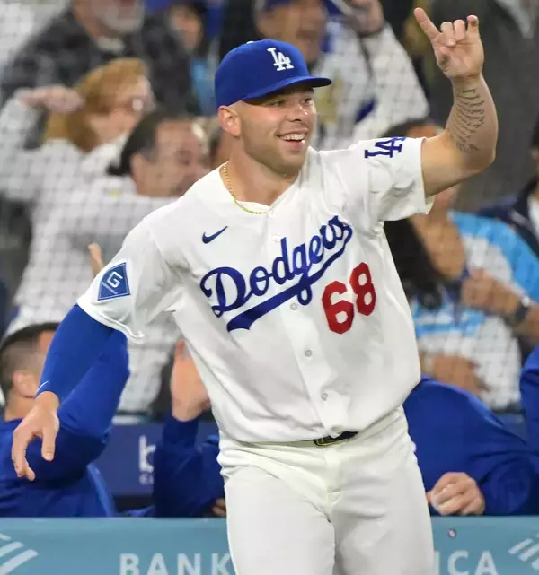 ドジャースの「１番・ＤＨ」がピッチクロック違反で“２球三振”　猛抗議も実らず球場騒然　大谷翔平は投手専念