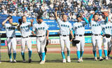 「【高校野球】山梨学院が衝撃の１イニング８得点…大逆転勝利に吉田監督「良くも悪くもウチらしくない」専大松戸に雪辱で４強入り」の画像1
