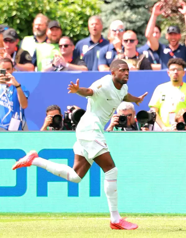【Ｗ杯】前半だけで達成したデンベレの痛快３発は「特別な瞬間」史上２番目の早さ…ハットトリック語源の解説も