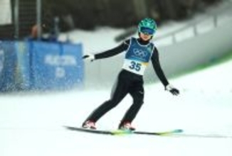 【五輪】伊藤有希が１３８メートルの大ジャンプ　高梨沙羅は１０９・５メートル、丸山希は１０８メートル　ジャンプ女子代表がラージヒルで初飛び