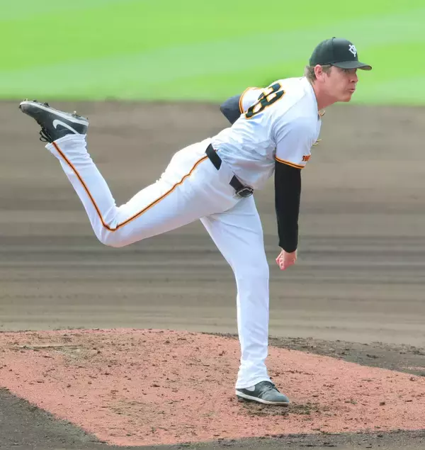 【巨人】「毎日話す人がいるのは間違いなく大きいよ」ハワードが新助っ投同士で協力「朝昼夜３食一緒だね」