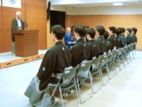 「国宝」効果も後押し　昨年の３倍、６人の歌舞伎俳優の卵が出発「国立劇場養成所」の新研修生入所式　中村萬壽が祝辞