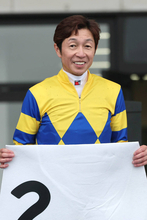 武豊騎手１Ｒでいきなり５００１勝、単勝１．２倍応えた