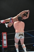 上村優也、ウルフアロンを破り「Ｇ１」２連勝「これがプロレスだ、ストロングスタイルだ！」…７・３１高松全成績