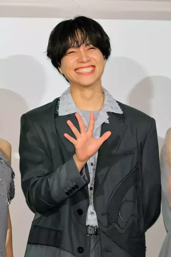 ＷＥＳＴ．重岡大毅　田中みな実と爆笑トーク「あんた、目元しわしわって…」「あんたとは言ってない！」小競り合いに