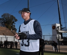 【巨人】ドラフト５位・小浜佑斗「すき焼きのおかげで多分３本入りました」サク越え披露