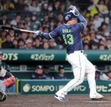 【ヤクルト】オスナが才木の１５０キロを捉えて４回に中前へ先制タイムリー　阪神と首位攻防戦