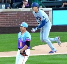 ドジャースが史上“最寒”試合に快勝で４連勝　大谷翔平が菅野智之からマルチ安打　ＮＰＢから通算７打数６安打に