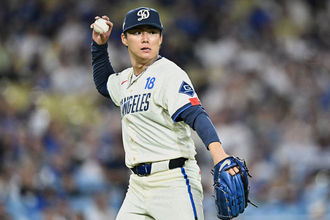 山本由伸、初回は上々の無失点スタート　再びの快投で“お祝い星”なるか、前回はノーノー未遂…大谷翔平が第２子誕生＆スタメン復帰