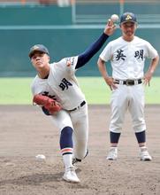 【甲子園】センバツ８強・英明の初戦はエース左腕の冨岡琥希が先発　１５年ぶり夏勝利を目指す香川純平監督「ストライクゾーンでどんどん勝負してほしい」　香川大会決勝は延長１０回１８０球完投