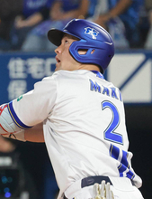 【ＤｅＮＡ】代打・牧秀悟は申告敬遠で歩かされる　６日に右手首死球でベンチスタート