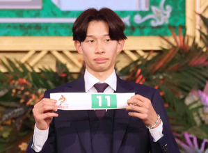 【有馬記念】現役最高の身長１７６センチ！松本大輝騎手　大逃げ再現でビッグ配当届ける　ミステリーウェイと初参戦　