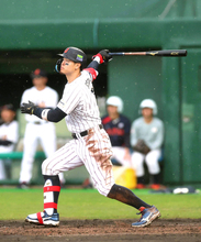 井端監督を悩ませるポジションかぶり　岡本＆村上の合流前に「長打でアピール」佐藤輝明が３安打５打点　