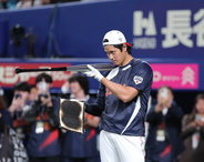 大谷翔平「お疲れさまでしたー！」大忙しの一日が終了　２戦連続で試合中に引き揚げる…連日のフリー打撃で衝撃９発＆遠投１００ｍの二刀流調整