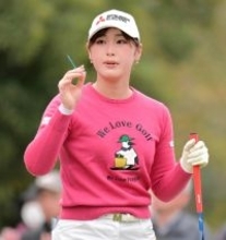 吉沢柚月がベストスコア６７で３打差６位浮上　初日７５位からツアー史上最大の大まくりＶへ　「自分のゴルフに集中したい」