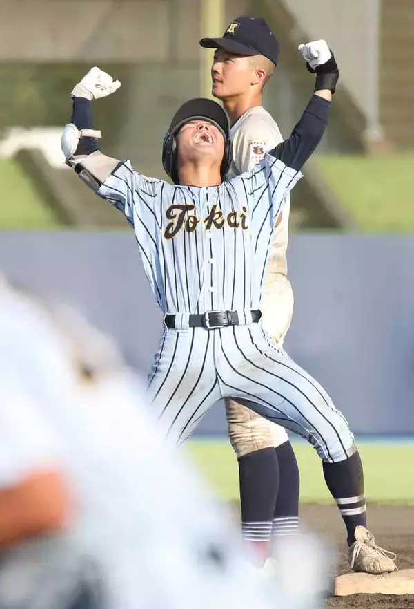 【高校野球】東海大甲府が延長１１回サヨナラ勝ちで決勝進出　９回２死満塁、田中楓真主将の３点二塁打に仲沢監督「この１本は本当に大きい」…山梨大会