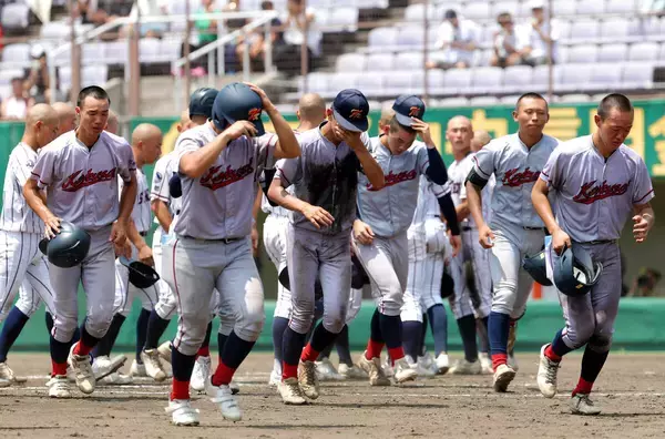 【高校野球】大会３連覇を目指した京都国際が８強で姿を消す　プロ注目左腕・西田櫂吏が血マメ破れた状態で力投も４失点で涙…京都大会