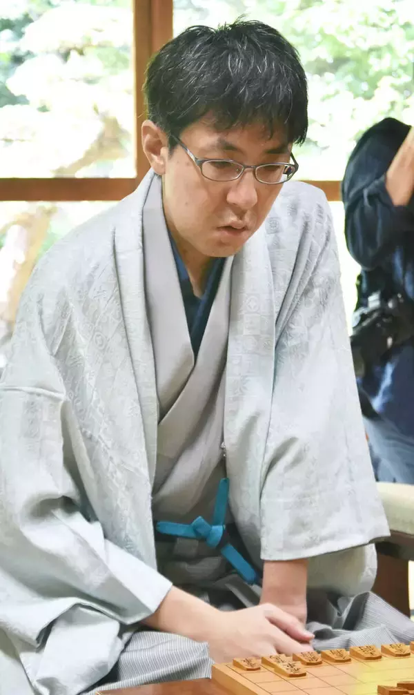 ３９歳・広瀬章人九段、約４年ぶり番勝負で白星発進　王座戦第１局で２３歳・伊藤匠王座に挑戦