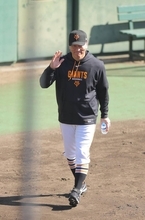 【巨人】松井秀喜監督、左の大砲候補に熱視線　ファンからは歓声＆拍手も…キャンプ２日目