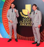 「【Ｊリーグアウォーズ】Ｊ１最優秀ゴール賞は衝撃の約３５ｍ弾に決定…鹿島ＦＷレオセアラが初受賞　得点王が堂々の“２冠”」の画像1