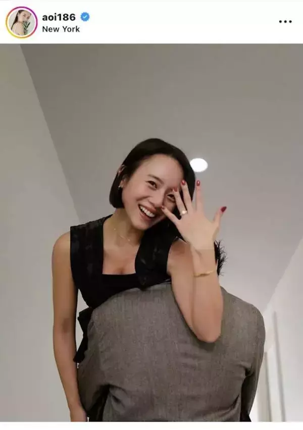 結婚発表した２８歳モデル　イケメン夫を顔出し！「お似合い」「本当に素敵」指輪はオーダーメイドの伊原葵