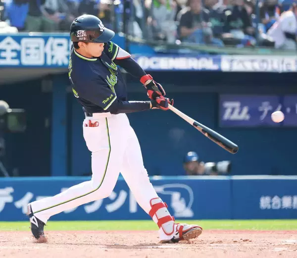 【ヤクルト】鈴木叶が勝ち越しの適時二塁打「粘り強く食らいついて打つことができました」