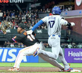 「大谷翔平、球団史上２位タイ＆アジア新の５３試合連続出塁を達成　執念の激走で内野安打、敵地から大ブーイングも」の画像1