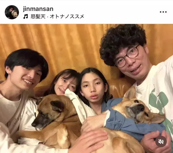 片桐仁ファミリーは長男は元モデルママ似で次男はパパ似！幸せ家族ショットに「片桐家最高」「おくさまもかわいい」「みんなしあわせ」