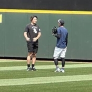 村上宗隆とイチロー氏が４分半の談笑　２６歳年上のレジェンドと対面で村上は笑顔に